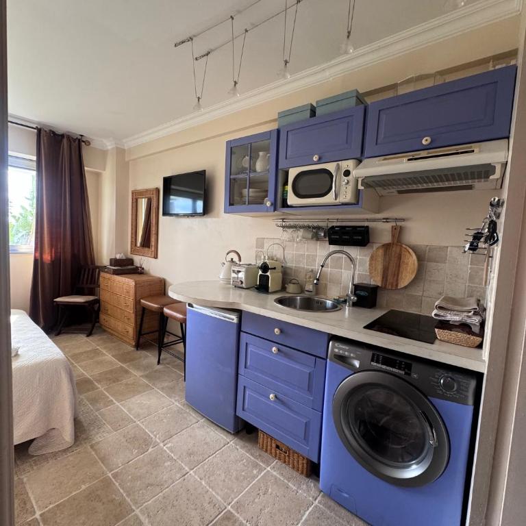 CHARMANT STUDIO AVEC PISCINE à LA MIRANDOLE - Appartement 1 Chambre - 4