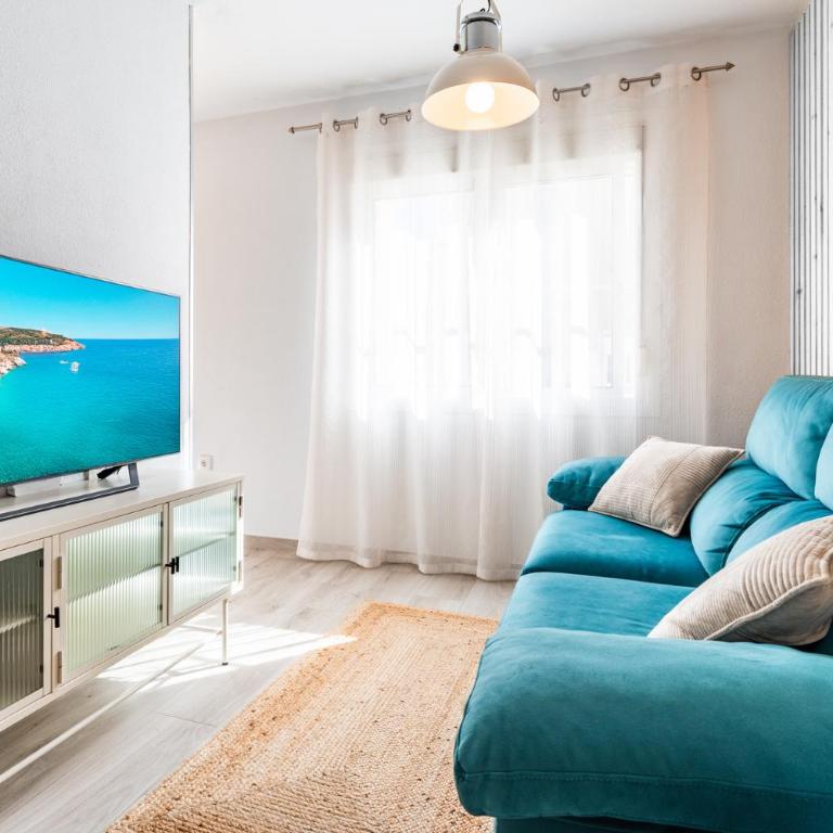 Casa Solsiesta Modern 3BR Townhouse in Gran Alacant with AC and Shared Pool - Three-Bedroom Townhouse - 12