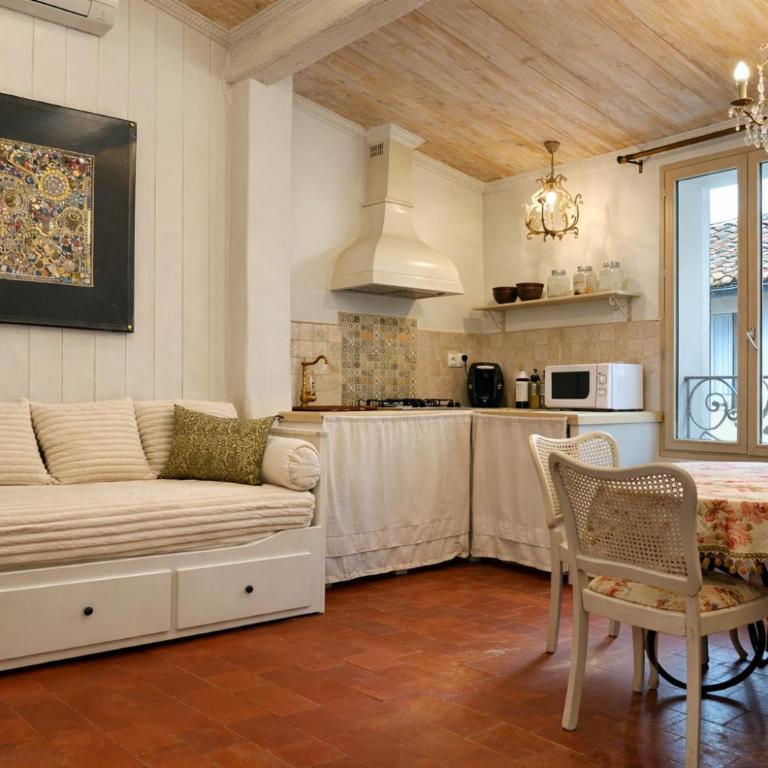 Le Coeur de L'Isle, Cosy, Hypercentre, Clim, Wifi, TV, Netflix - One-Bedroom Apartment - 1