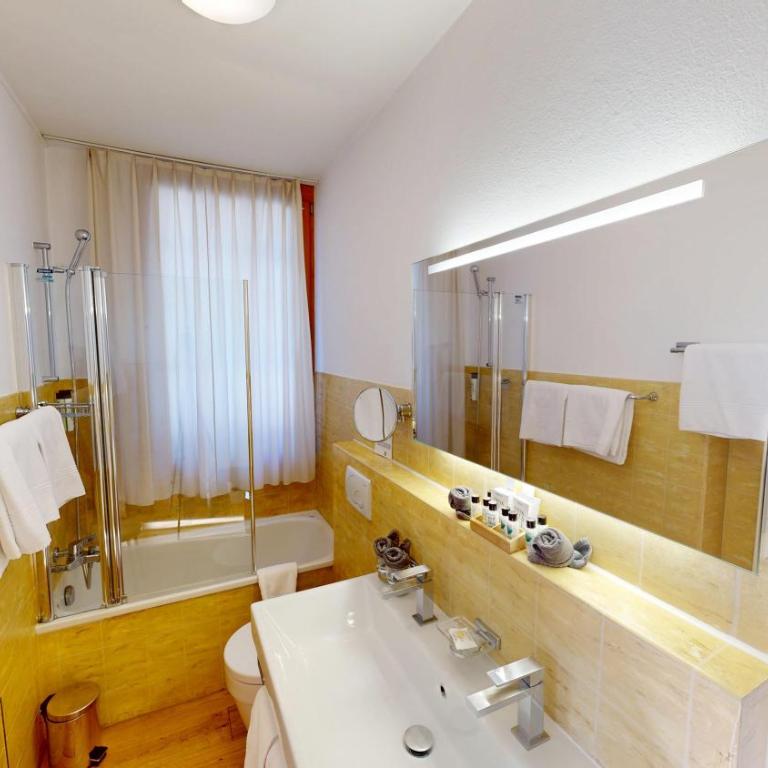 Schweizerhaus Swiss Quality Hotel - Familienzimmer mit 2 Schlafzimmern - 6