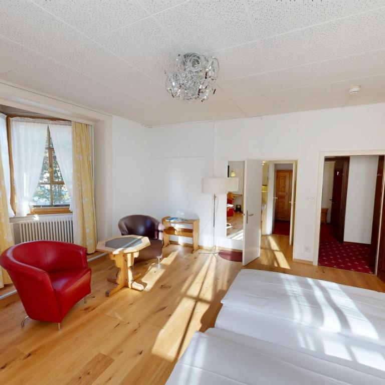 Schweizerhaus Swiss Quality Hotel - Familienzimmer mit 2 Schlafzimmern - 5