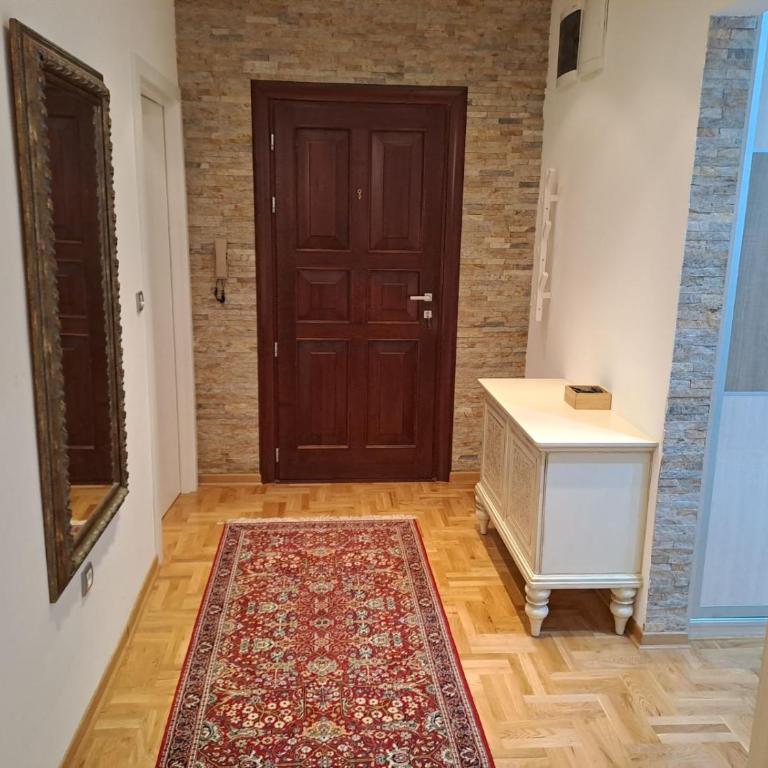 Stan - Two-Bedroom Apartment - 2