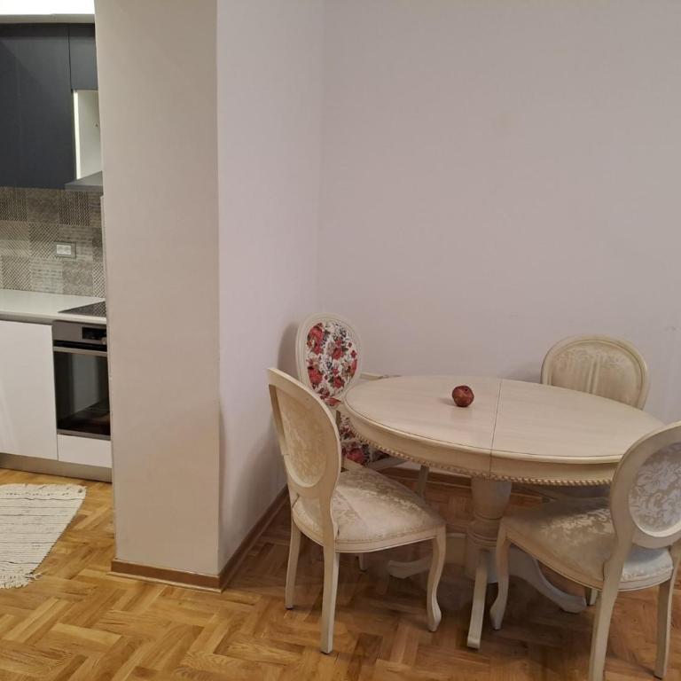 Stan - Two-Bedroom Apartment - 12
