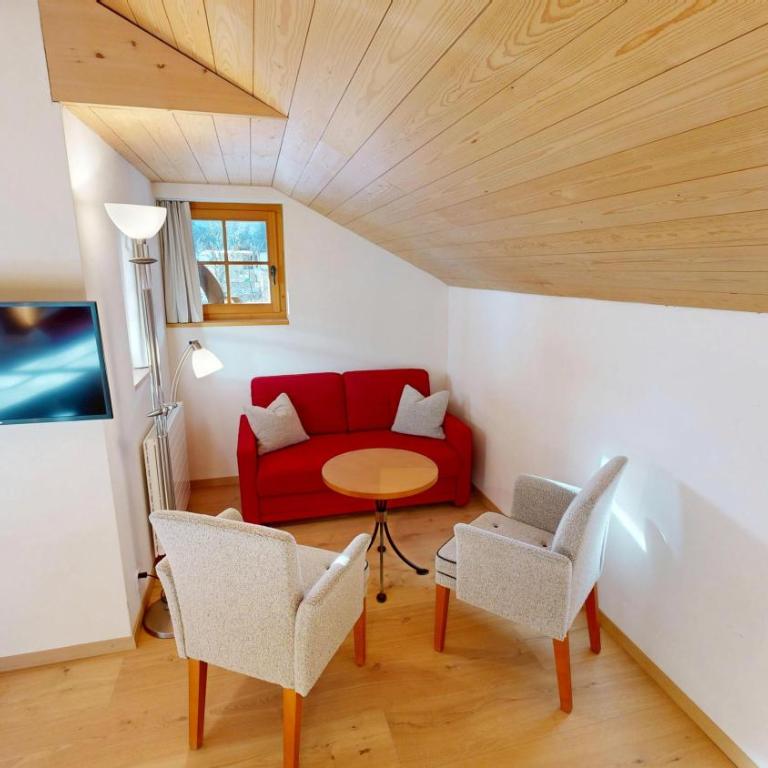 Schweizerhaus Swiss Quality Hotel - Deluxe Doppelzimmer mit Bergblick - 9