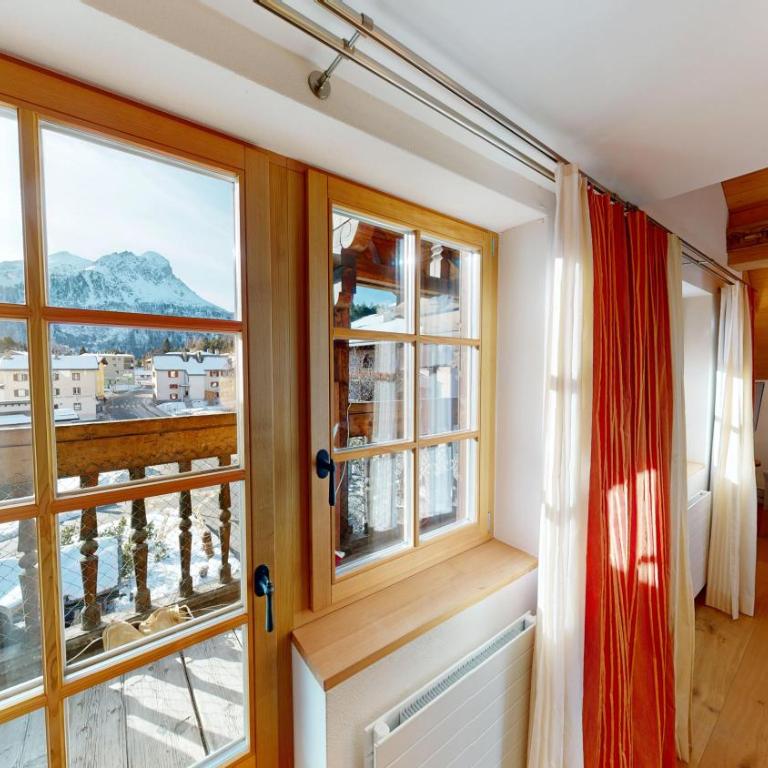 Schweizerhaus Swiss Quality Hotel - Deluxe Doppelzimmer mit Bergblick - 12