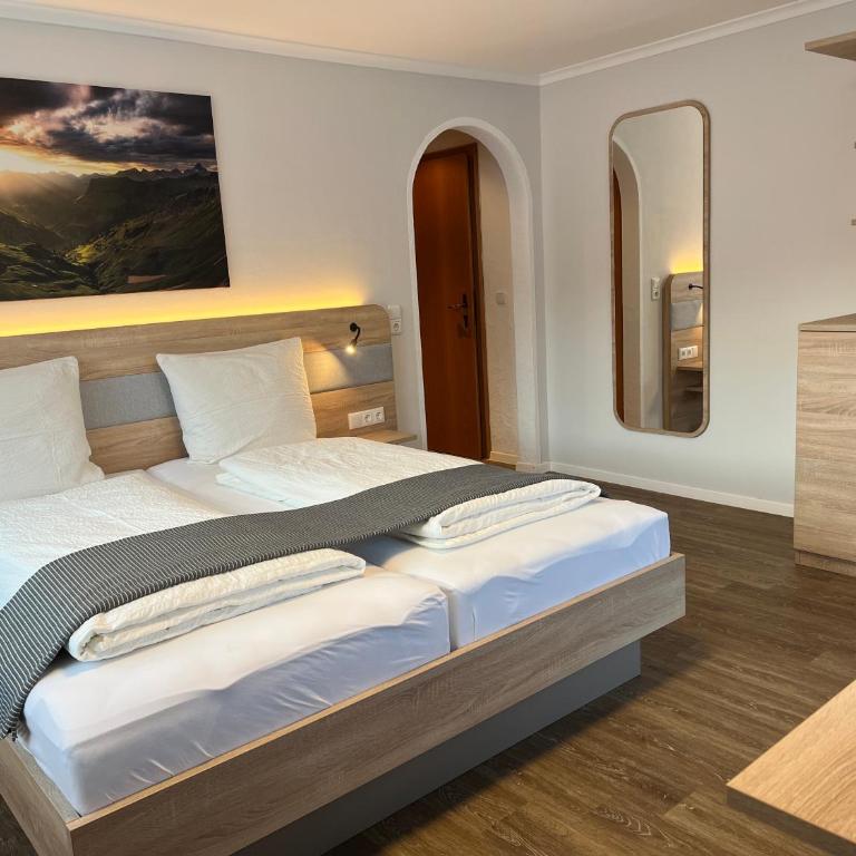 Haus Luise - Doppelzimmer mit Balkon - 5