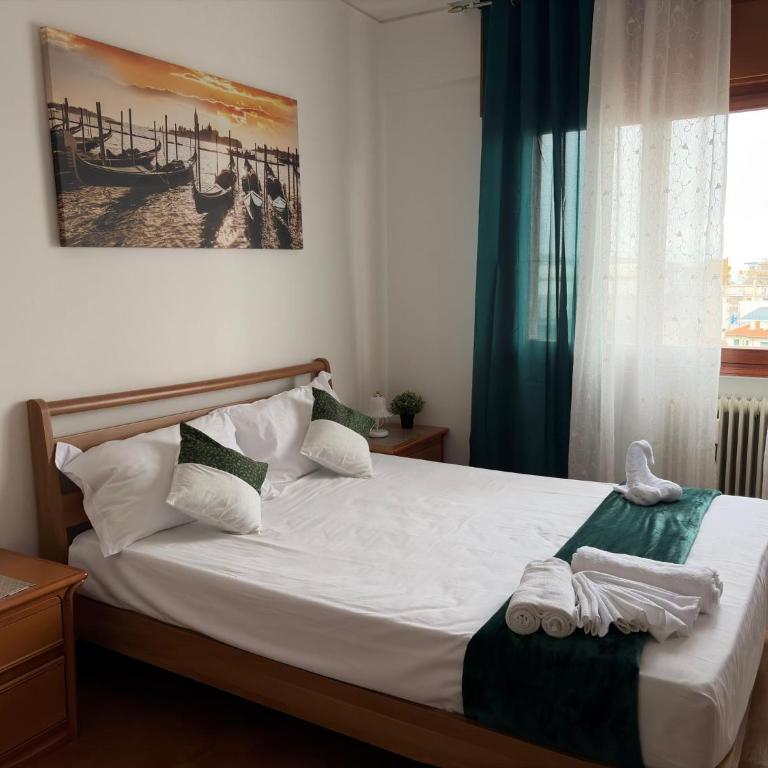 Leone Di Venezia - Camera Queen con Bagno in Comune - 5