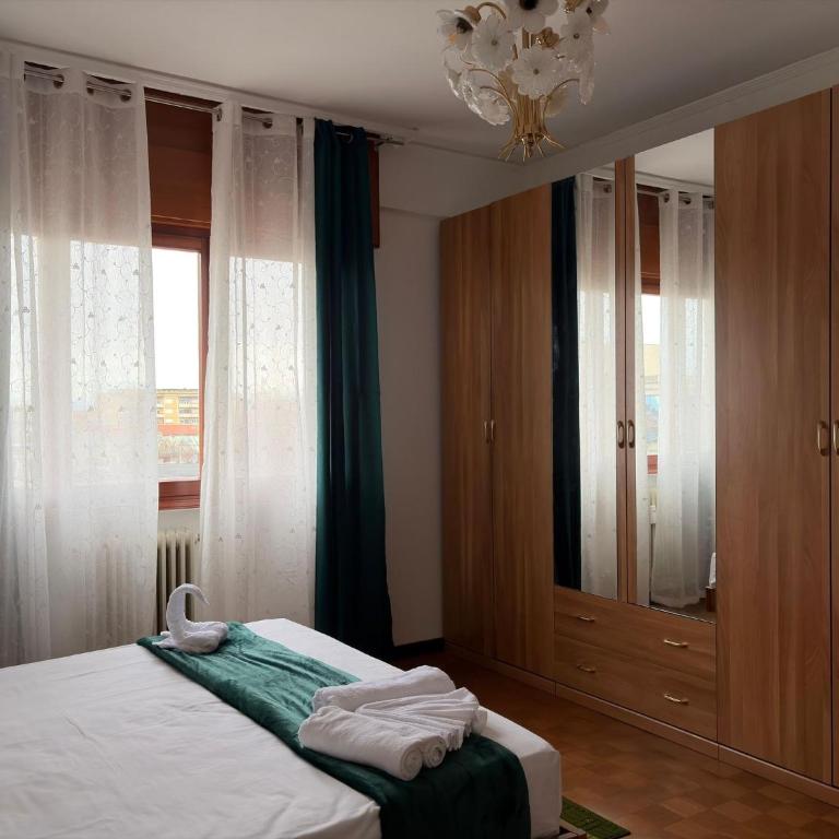 Leone Di Venezia - Camera Queen con Bagno in Comune - 2
