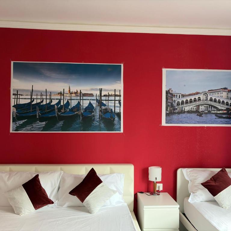 Leone Di Venezia - Camera Tripla Economy con Bagno in Comune - 12