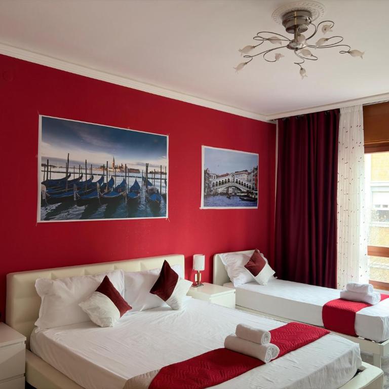 Leone Di Venezia - Camera Tripla Economy con Bagno in Comune - 2