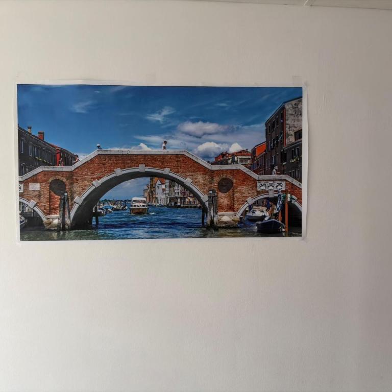 Leone Di Venezia - Camera Singola con Bagno in Comune - 2