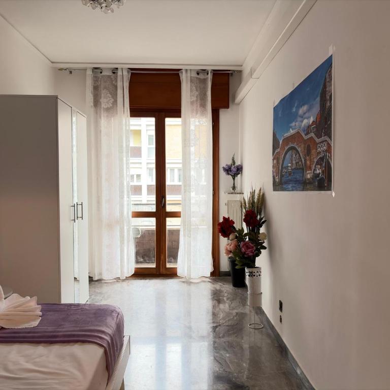 Leone Di Venezia - Camera Singola con Bagno in Comune - 5