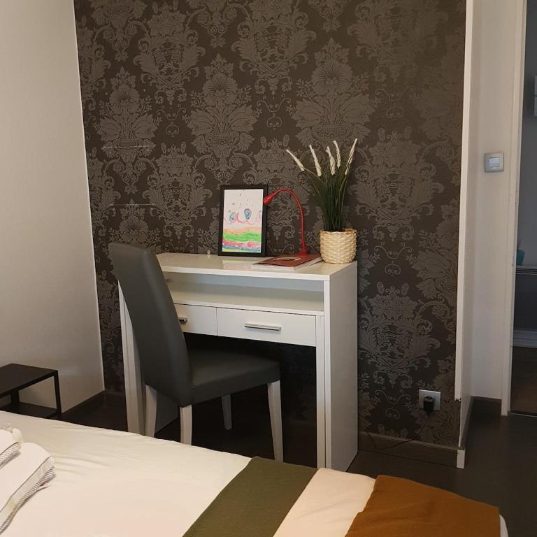Lovely apartment with a garage on premises - Appartamento - 24