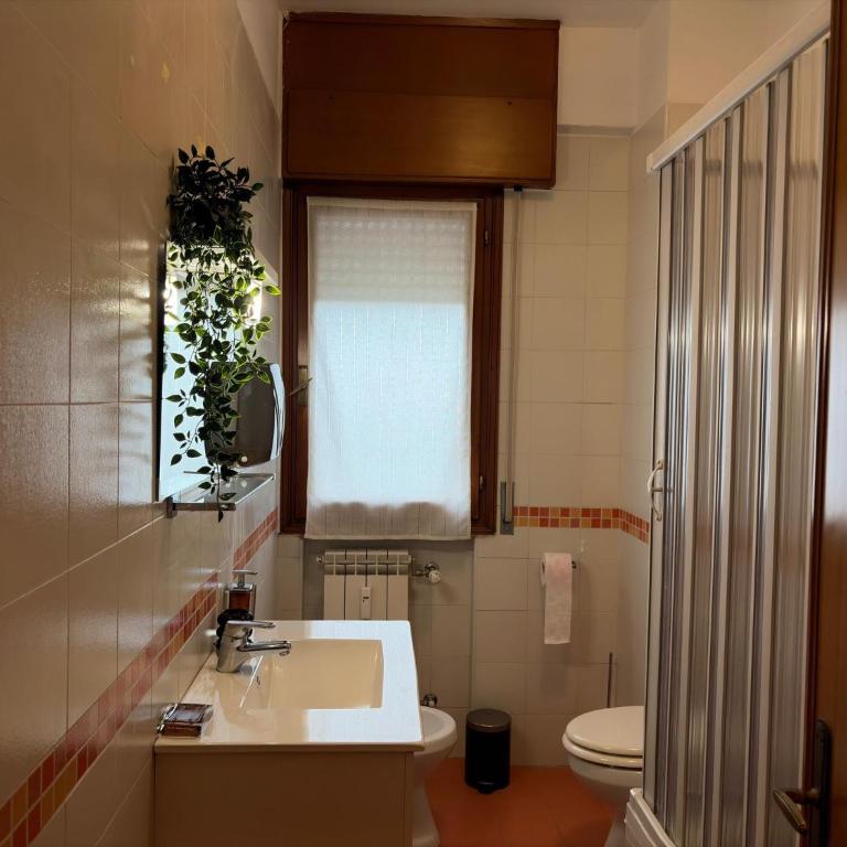 Leone Di Venezia - Camera Queen con Bagno in Comune - 10