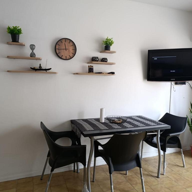 Cintia - One-Bedroom Apartment - 13
