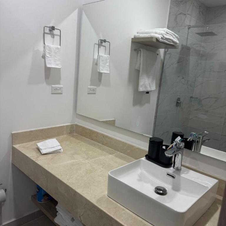Apartamento moderno frente al mar y mucho confort - One-Bedroom Apartment - 5