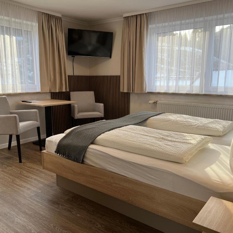 Haus Luise - Doppelzimmer mit Balkon - 9