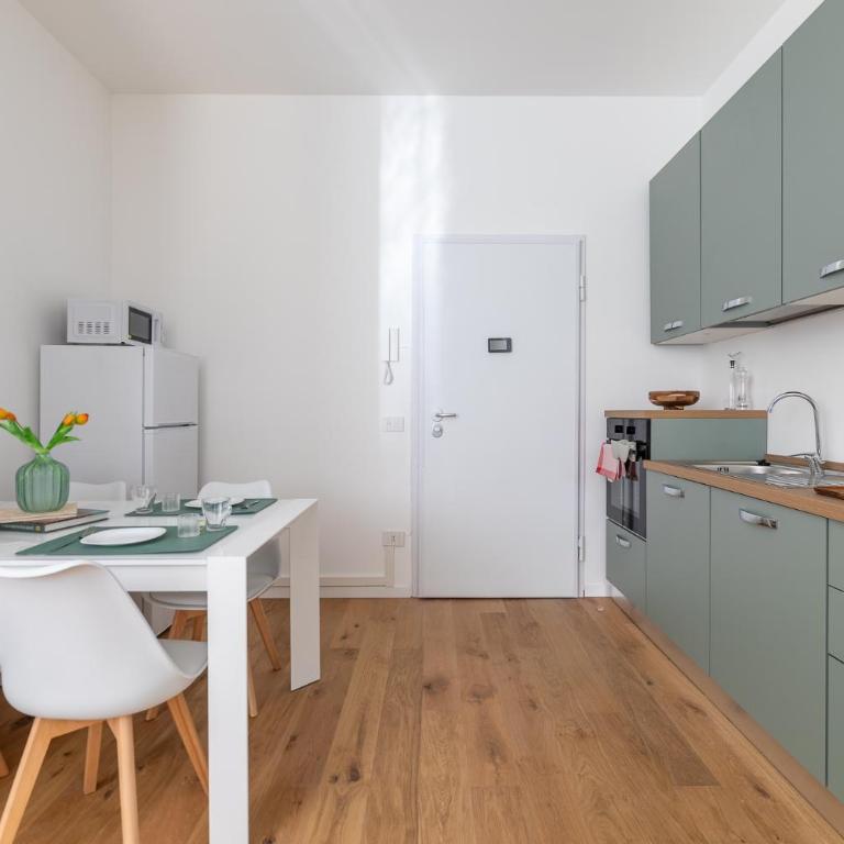 Business Suite - San Babila & Court - Appartamento con 1 Camera da Letto - 2