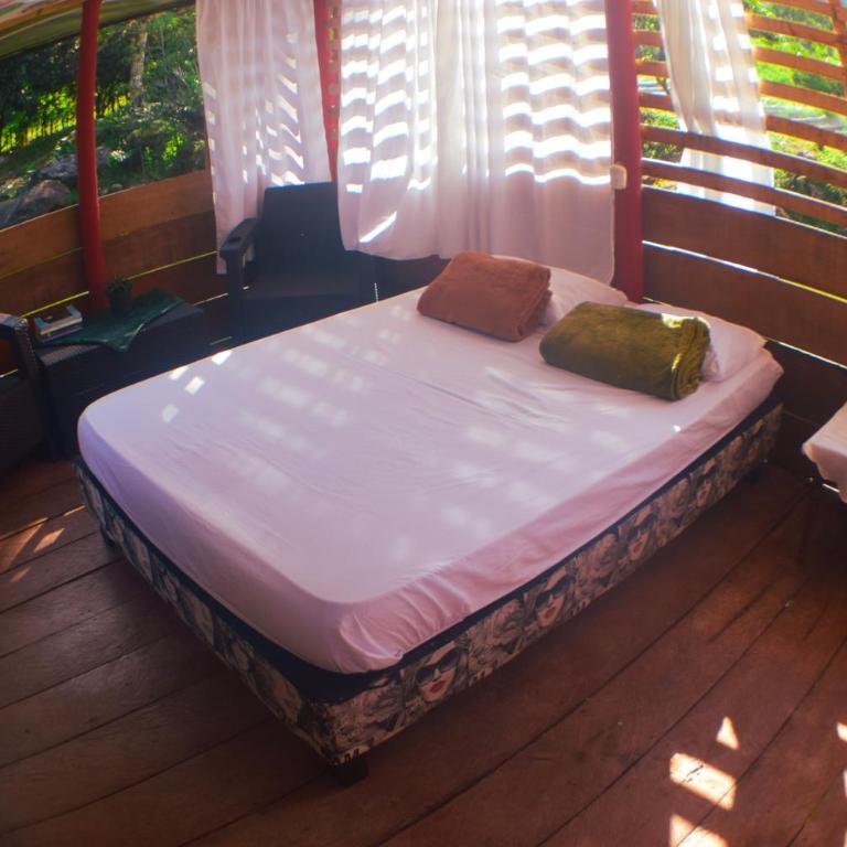 Hostal YAKU - Habitación Doble con vistas al lago - 8