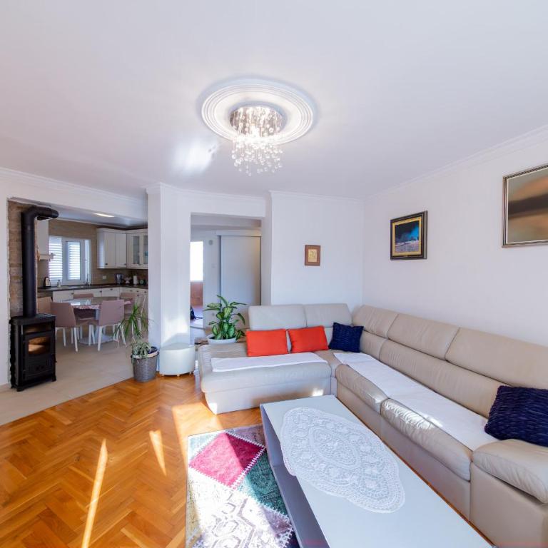 Apartment Sambra - Apartman sa 3 Spavaće Sobe i Balkonom - 13