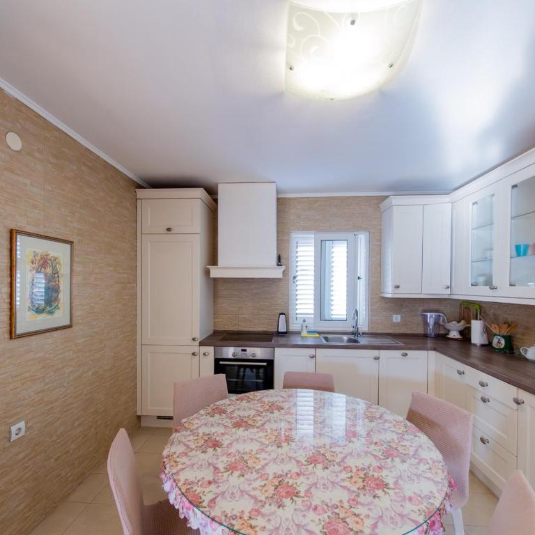 Apartment Sambra - Apartman sa 3 Spavaće Sobe i Balkonom - 2