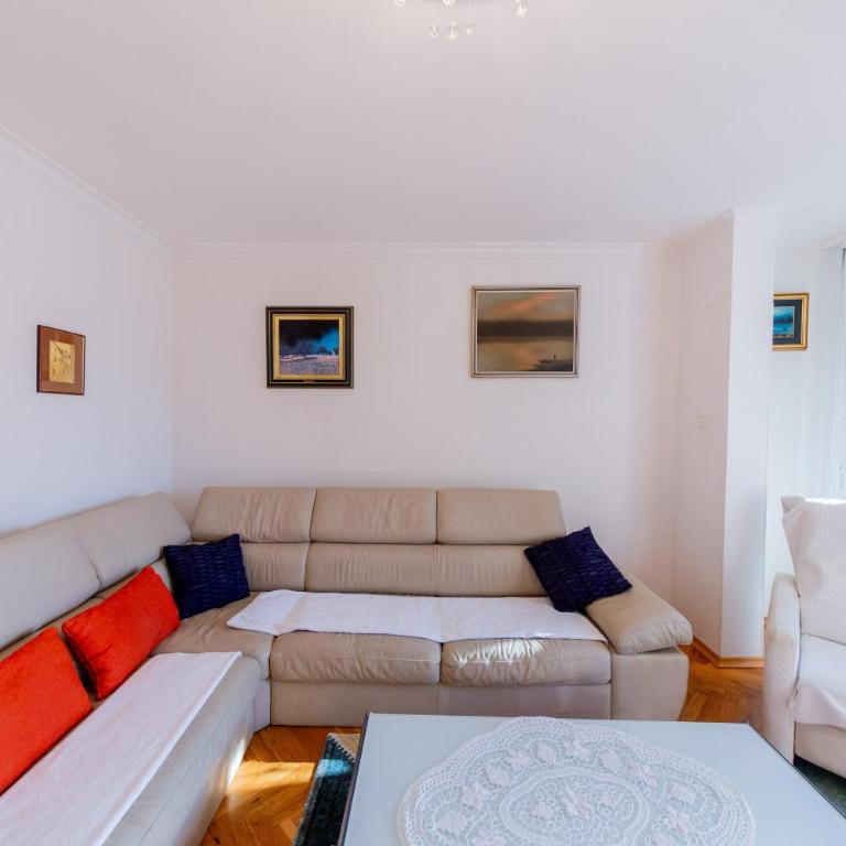 Apartment Sambra - Apartman sa 3 Spavaće Sobe i Balkonom - 17