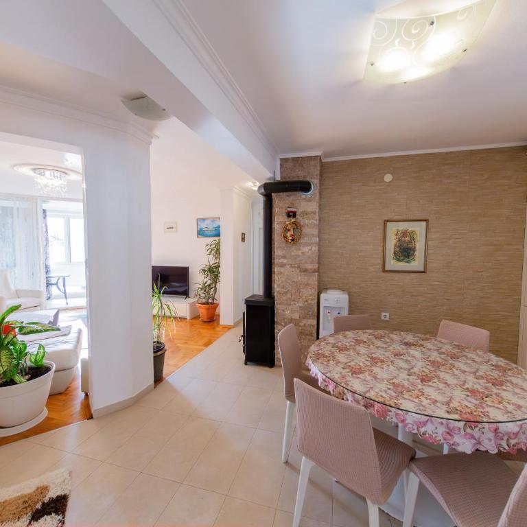 Apartment Sambra - Apartman sa 3 Spavaće Sobe i Balkonom - 16