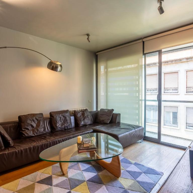 Apartment Barcelona Rentals - 3 bedroom penthouse with large terrace - Three-Bedroom Apartment - 19