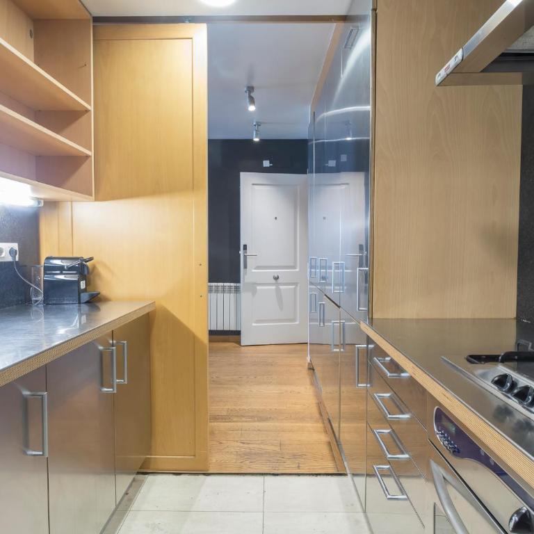 Apartment Barcelona Rentals - 3 bedroom penthouse with large terrace - Three-Bedroom Apartment - 31