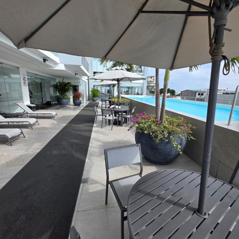 Beautiful Ocean View Apt Salinas Malecon Pier - Three-Bedroom Apartment with Ocean View - 7