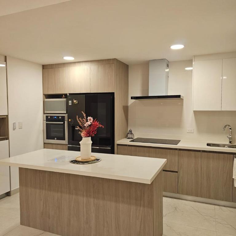 Beautiful Ocean View Apt Salinas Malecon Pier - Three-Bedroom Apartment with Ocean View - 24