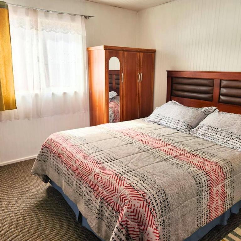 Cabaña de 2 habitaciones, full equipada en Isla Teja - Two-Bedroom Apartment - 1