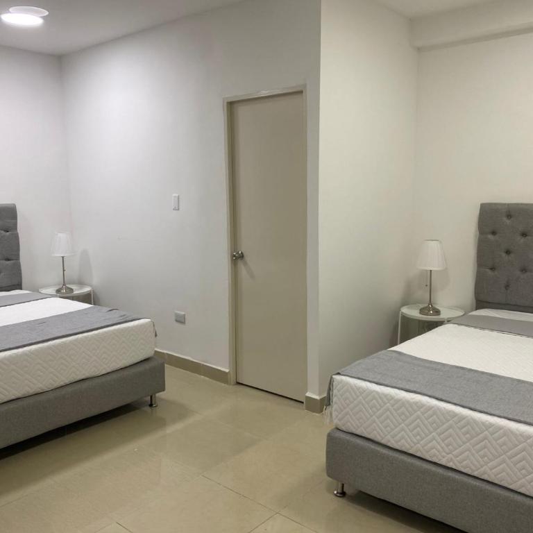 Apartahotel Provenza - Superior Family Room - 10