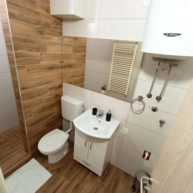 Abbazia Apartments Free Parking Near Center and Vrbas River - Apartman sa 2 Spavaće Sobe - 21