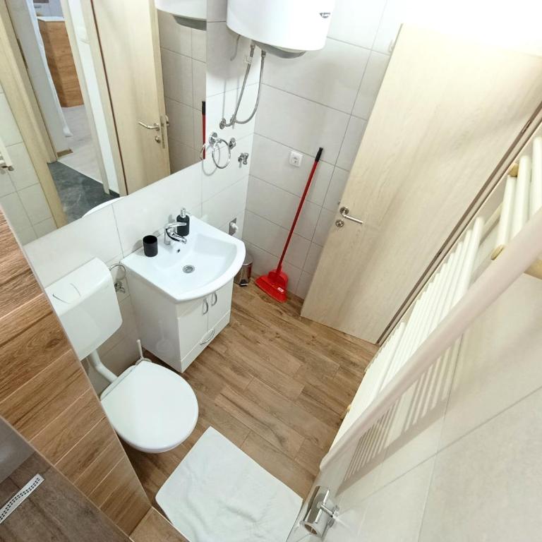 Abbazia Apartments Free Parking Near Center and Vrbas River - Apartman sa 2 Spavaće Sobe - 22