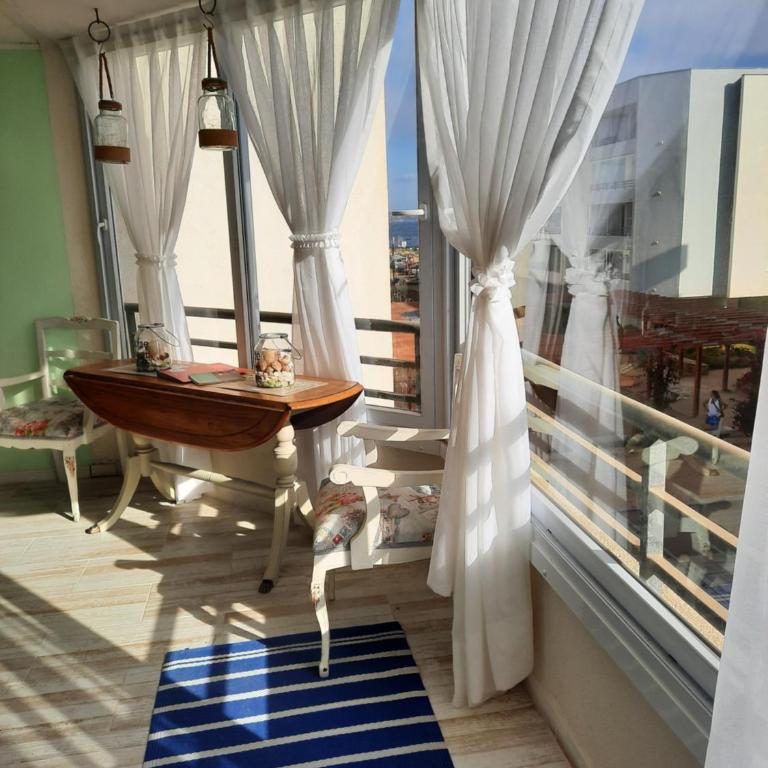 A pasos del mar - Two-Bedroom Apartment with Balcony and Terrace - 15