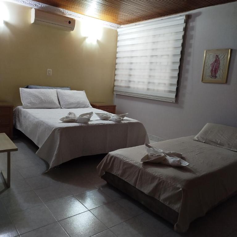 Valle Suites, la mejor zona - Habitación Doble con baño privado - 1 o 2 camas - 2