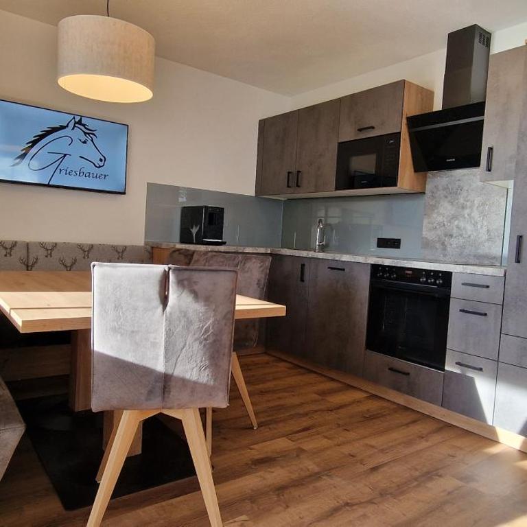 Griesbauer Familie Gehwolf - Apartment mit 3 Schlafzimmern und Balkon - 3