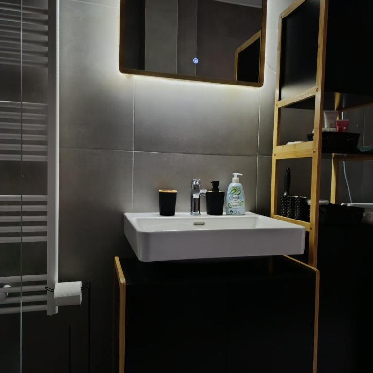 Apartman Home Away - Apartman sa 1 Spavaćom Sobom - 2
