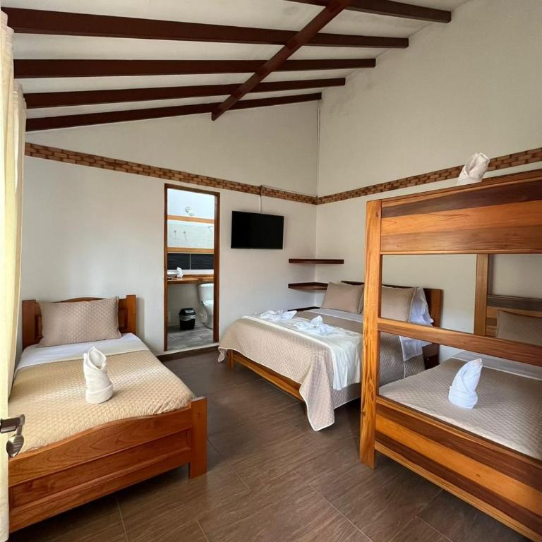 Hotel Buganvilla Real - Standard Family Room - 1