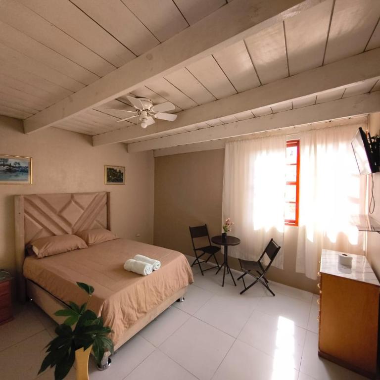 Hospedaje El Cairo - Habitación Doble con baño privado - 1