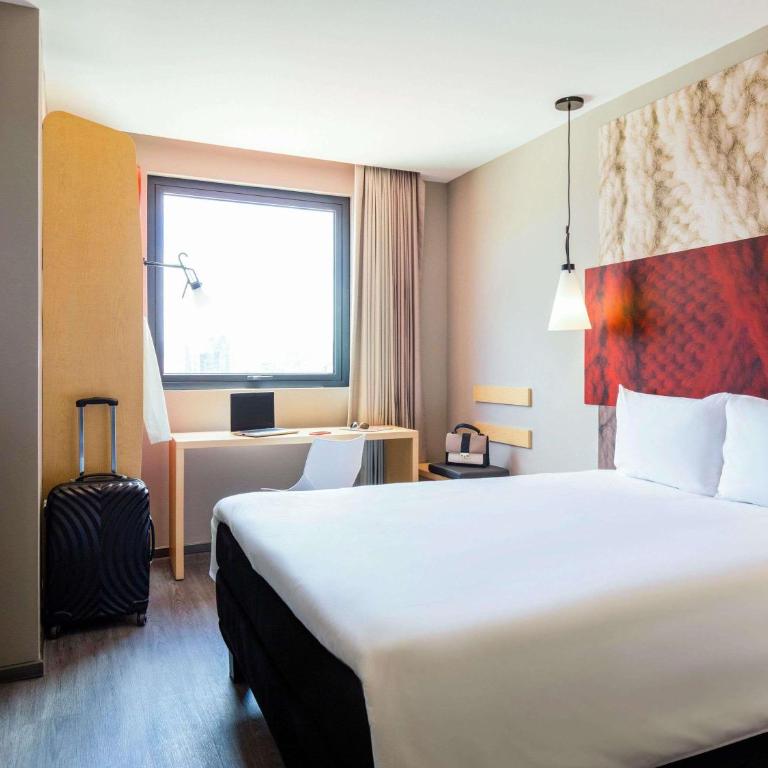 ibis Tijuana - Standard Queen Room - 1