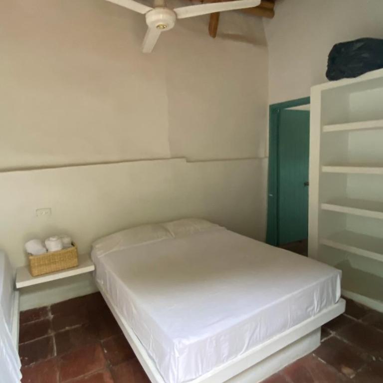 Beautiful Colonial House from the XVIII Century - Three-Bedroom House - 3