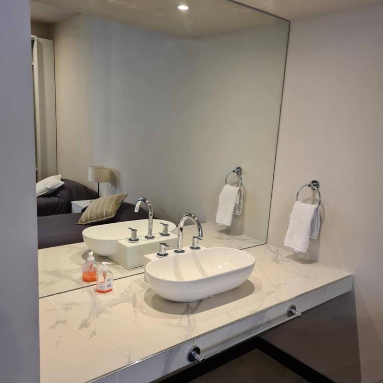 Departamento Deluxe TWO, nuevo a estrenar !!, 3 ambientes, 2 habitaciones, 2 baños completos a 10 minutos de la Playa!! - Family Two-Bedroom Apartment with View - 12