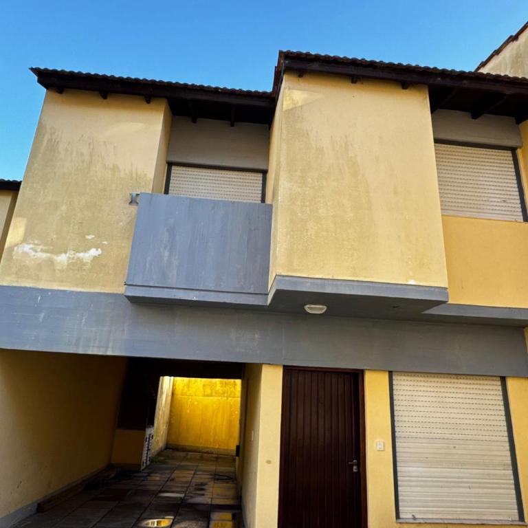 Dúplex amplio 3 habs 2 baños y estacionamiento - Apartamento de 3 dormitorios - 1