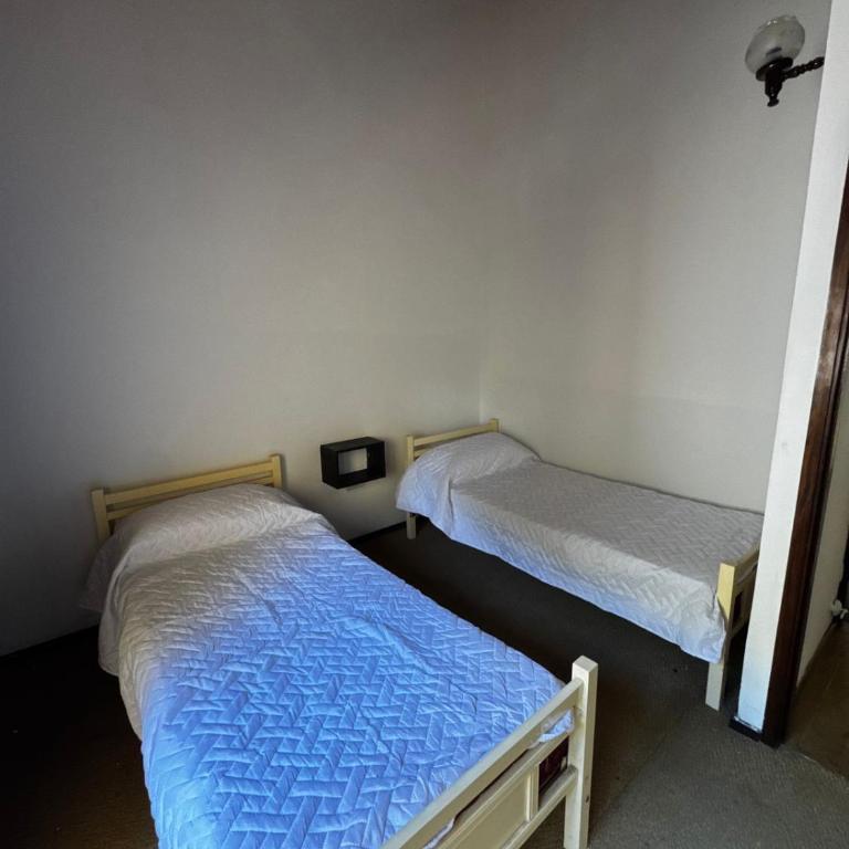 Dúplex amplio 3 habs 2 baños y estacionamiento - Apartamento de 3 dormitorios - 5