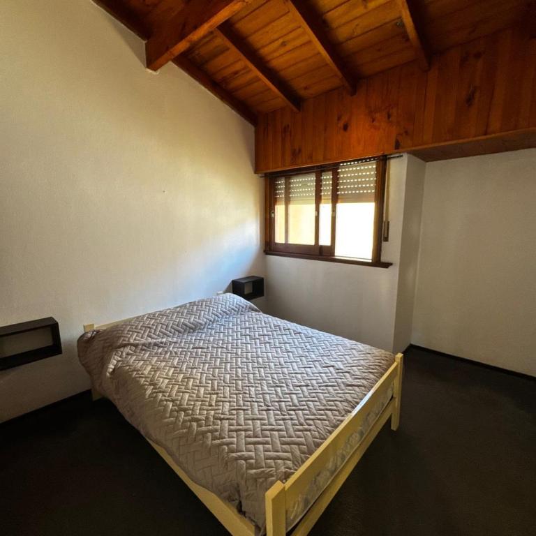 Dúplex amplio 3 habs 2 baños y estacionamiento - Apartamento de 3 dormitorios - 5