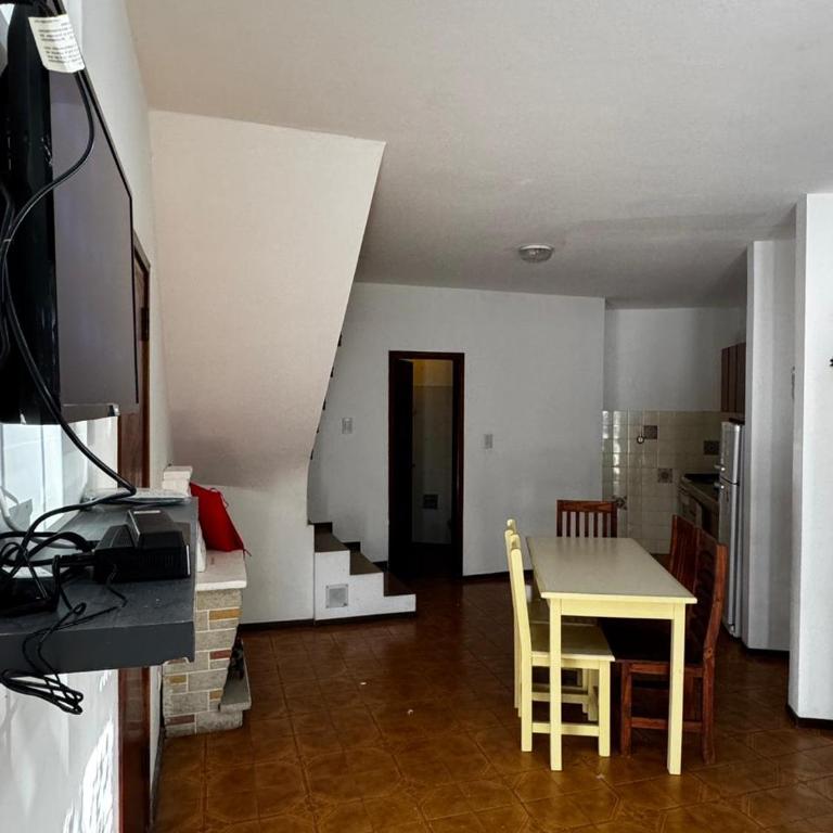 Dúplex amplio 3 habs 2 baños y estacionamiento - Apartamento de 3 dormitorios - 7