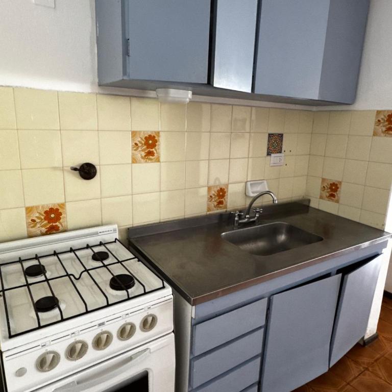 Dúplex amplio 3 habs 2 baños y estacionamiento - Apartamento de 3 dormitorios - 10