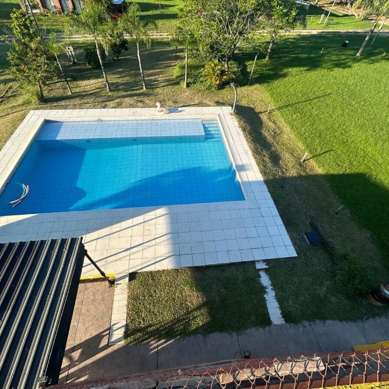 Casa cerca de Paso de la Patria para descanso para 10a20 personas - Casa de 6 dormitorios - 28